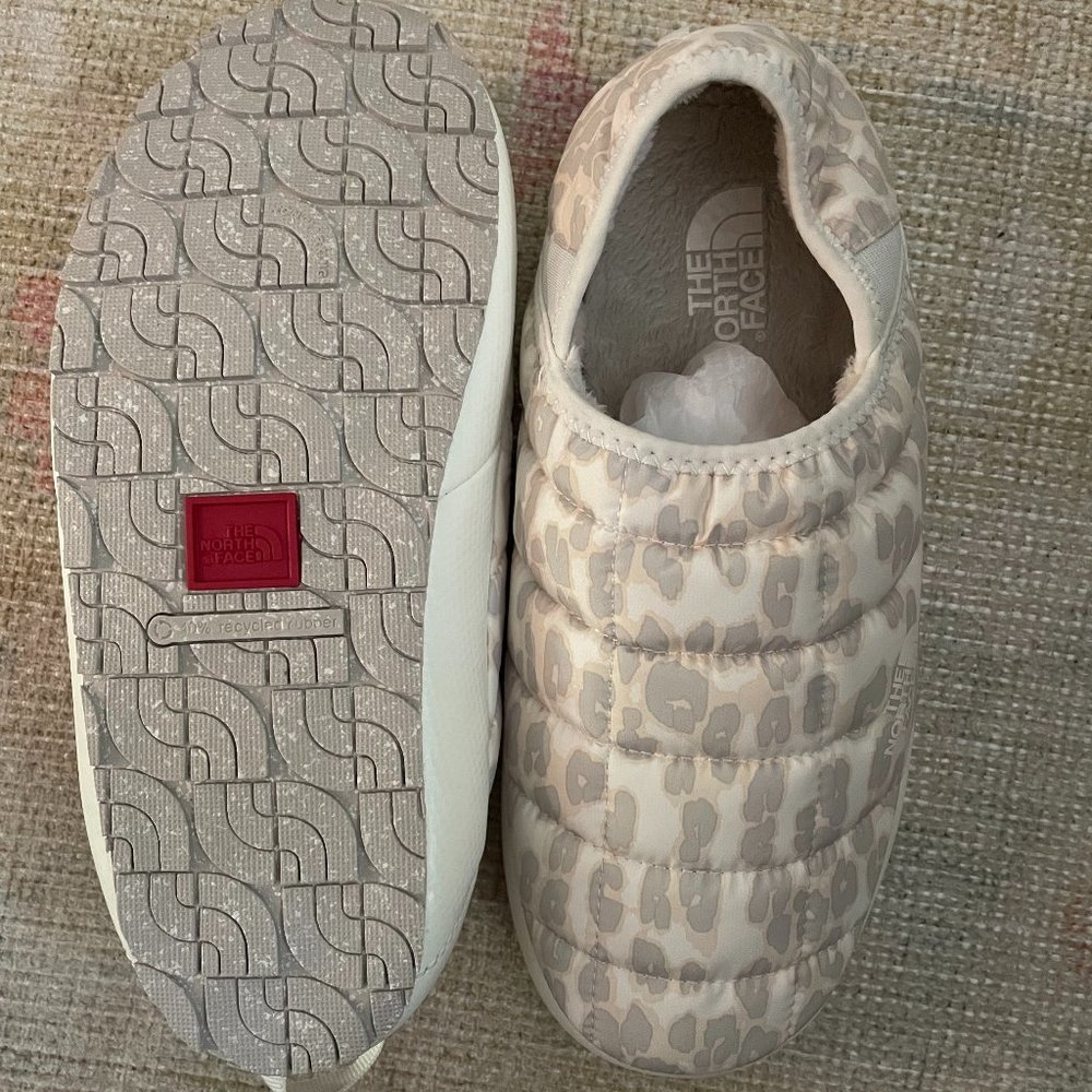 North Face Women's Thermoball traction mule v